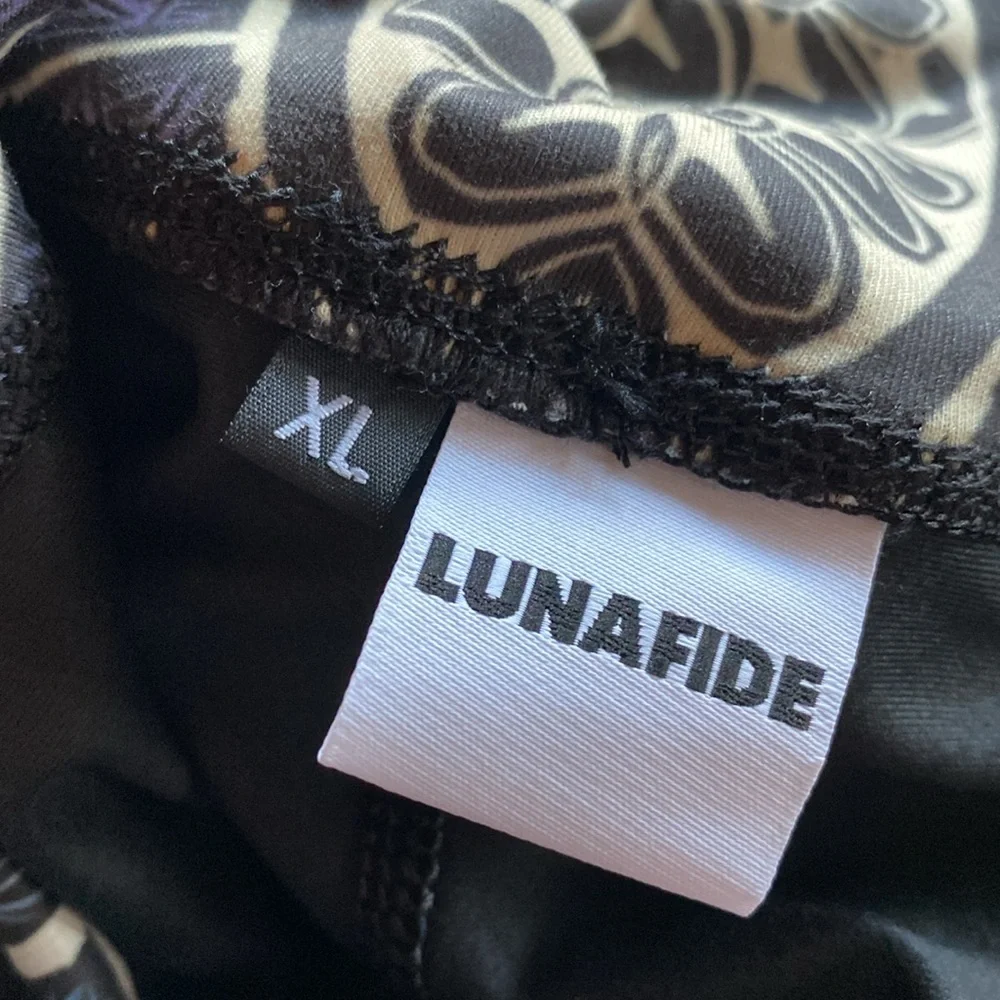 Stylish Blue Patterned Leggings - Picture 5 of 6